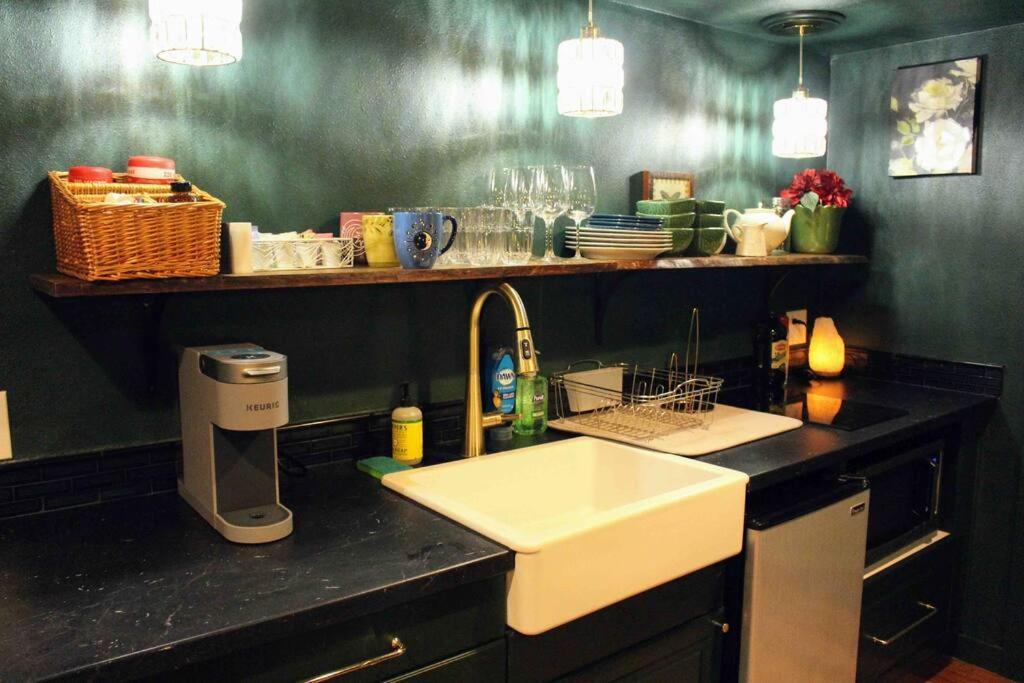 Heart Of Woodstock, 10 Min Walk To Reed, With Private Garage! Apartment พอร์ตแลนด์ ภายนอก รูปภาพ