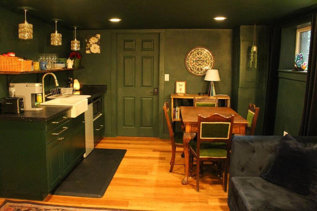 Heart Of Woodstock, 10 Min Walk To Reed, With Private Garage! Apartment พอร์ตแลนด์ ภายนอก รูปภาพ