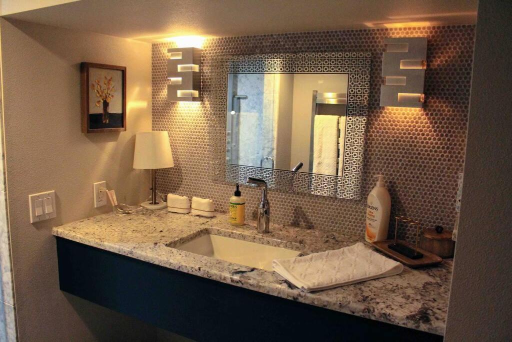 Heart Of Woodstock, 10 Min Walk To Reed, With Private Garage! Apartment พอร์ตแลนด์ ภายนอก รูปภาพ