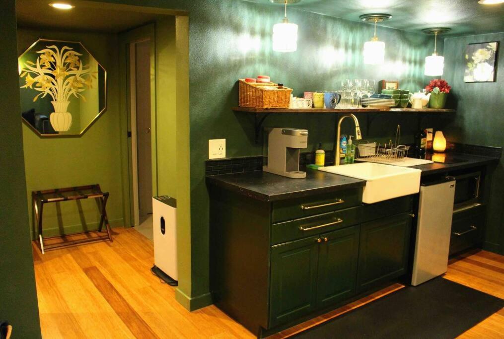 Heart Of Woodstock, 10 Min Walk To Reed, With Private Garage! Apartment พอร์ตแลนด์ ภายนอก รูปภาพ